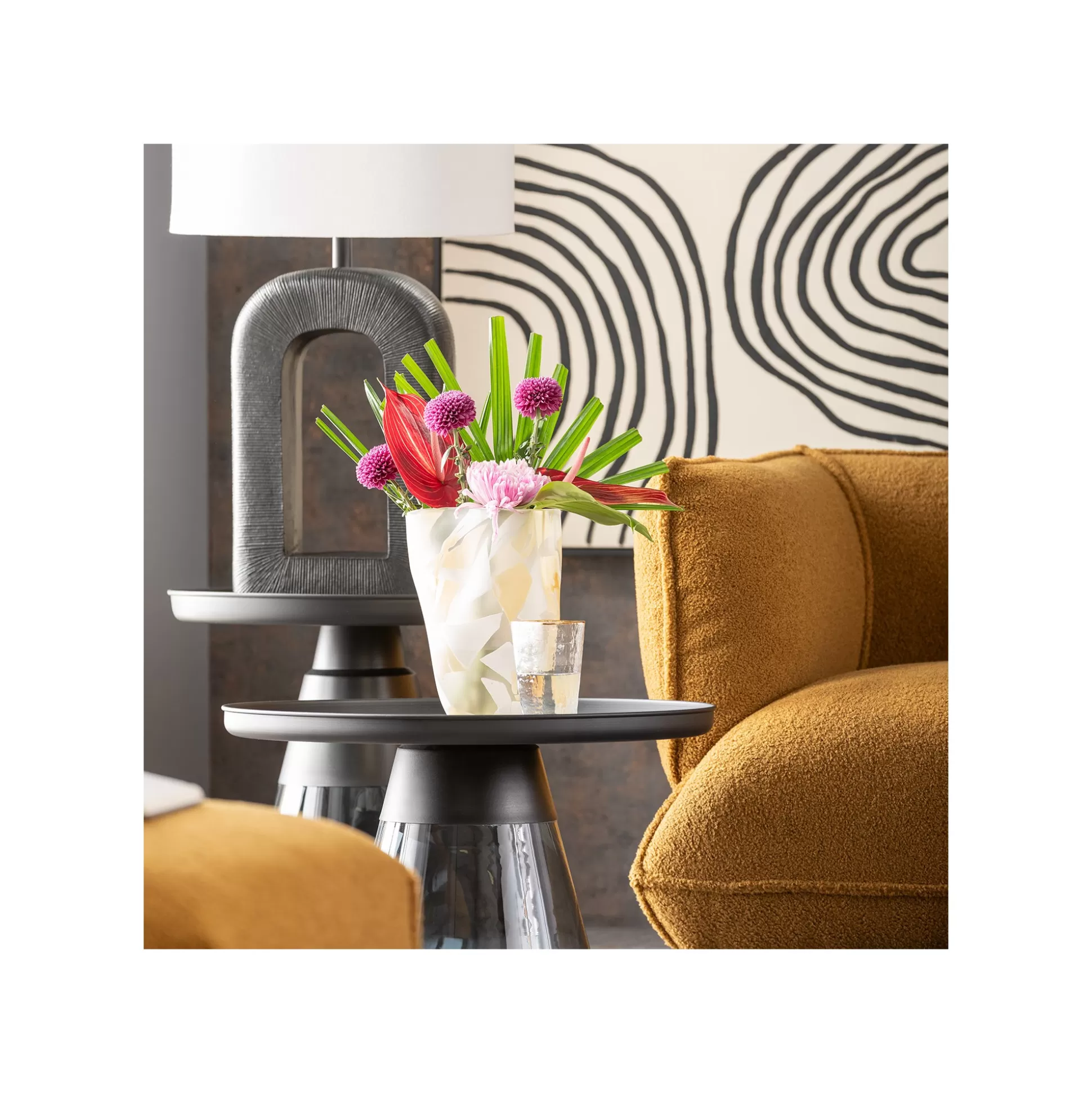 table_dappoint_bottiglia_cm_noire_kare_design_6.webp Table D'appoint Bottiglia 50cm Noire ^KARE Design New